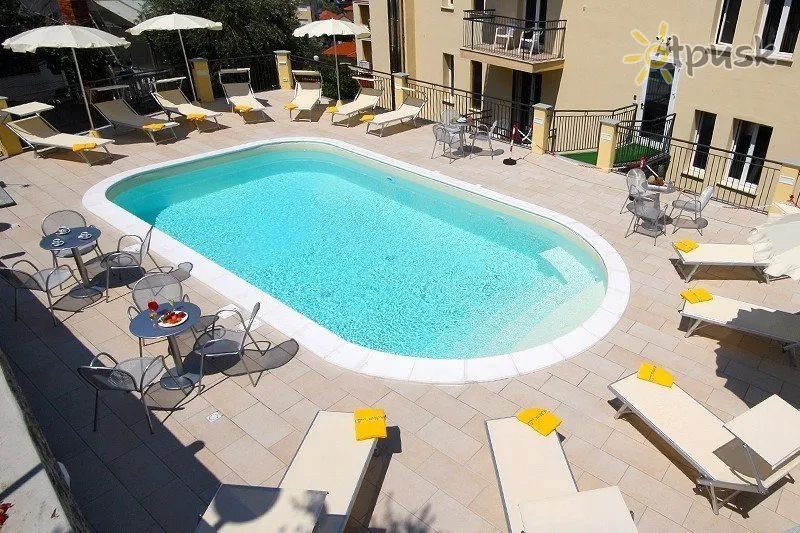 Фото отеля Piccolo Hotel 3* Diano Marina Italija išorė ir baseinai