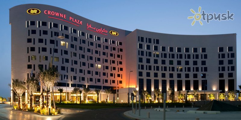 Фото отеля Crowne Plaza Abu Dhabi Yas Island 4* Абу Даби ОАЭ экстерьер и бассейны