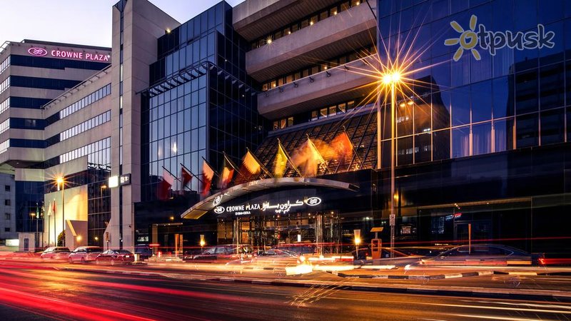 Фото отеля Crowne Plaza Dubai Deira 5* Дубай ОАЭ экстерьер и бассейны