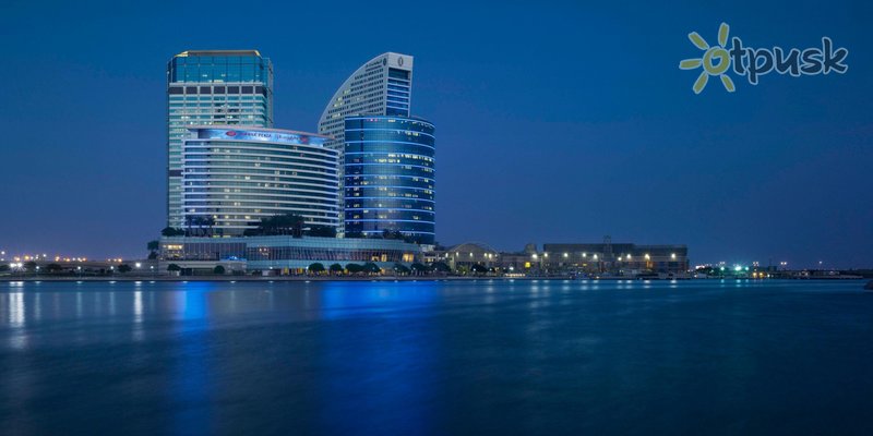Фото отеля Crowne Plaza Dubai Festival City 5* Дубай ОАЭ экстерьер и бассейны