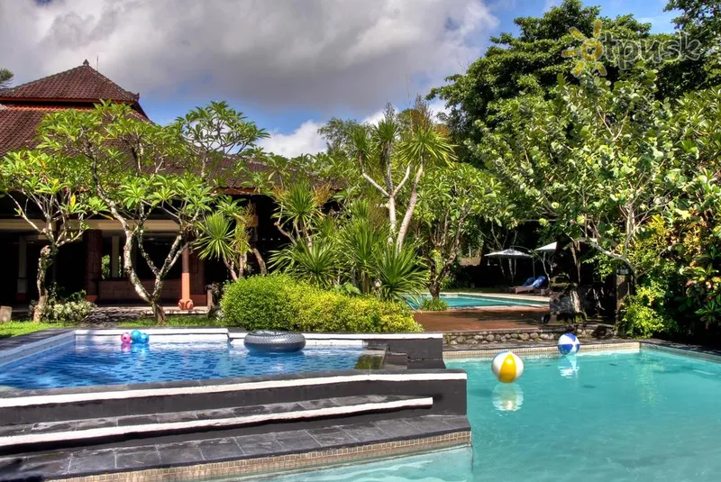 Фото отеля Peneeda View Beach Hotel 3* Санур (о. Бали) Индонезия экстерьер и бассейны