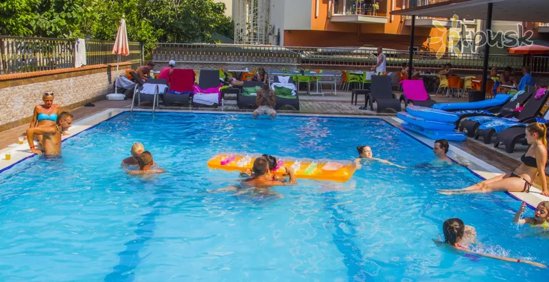 Фото отеля Kleopatra Ada Beach Hotel 4* Аланія Туреччина екстер'єр та басейни