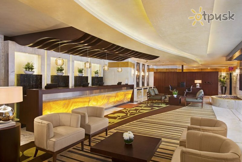 Фото отеля DoubleTree by Hilton Hotel and Residences Dubai Al Barsha 4* Дубай ОАЭ лобби и интерьер