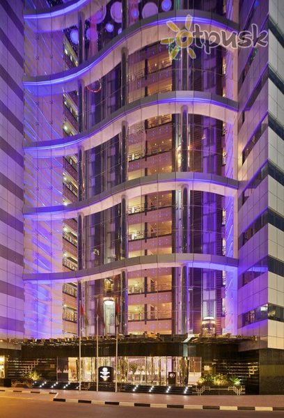 Фото отеля DoubleTree by Hilton Hotel and Residences Dubai Al Barsha 4* Дубай ОАЭ экстерьер и бассейны