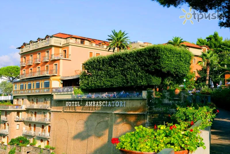 Фото отеля Ambasciatori Grand Hotel 4* Сорренто Италия экстерьер и бассейны
