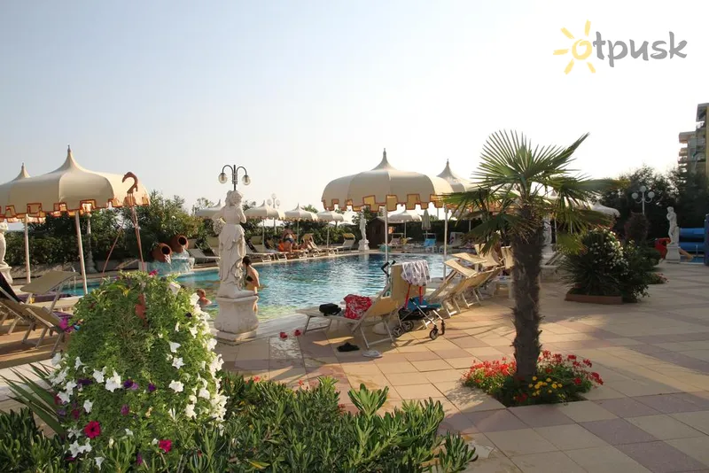 Фото отеля Luxor & Cairo Wellness Hotel 4* Lido di Jesolo Italija išorė ir baseinai