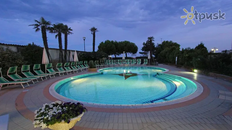 Фото отеля Park Hotel Cellini 4* Lido di Jesolo Italija išorė ir baseinai