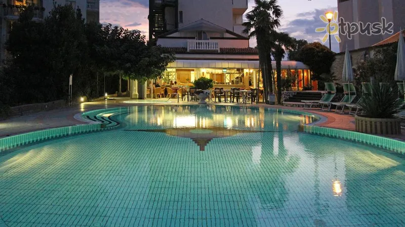 Фото отеля Park Hotel Cellini 4* Lido di Jesolo Itālija ārpuse un baseini