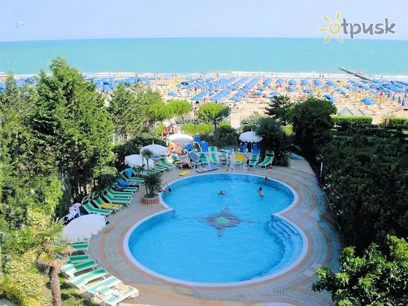 Фото отеля Park Hotel Cellini 4* Лідо Ді Езоло Італія екстер'єр та басейни
