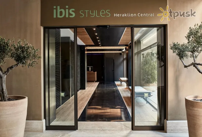 Фото отеля Ibis Styles Heraklion Central 4* о. Крит – Іракліон Греція екстер'єр та басейни