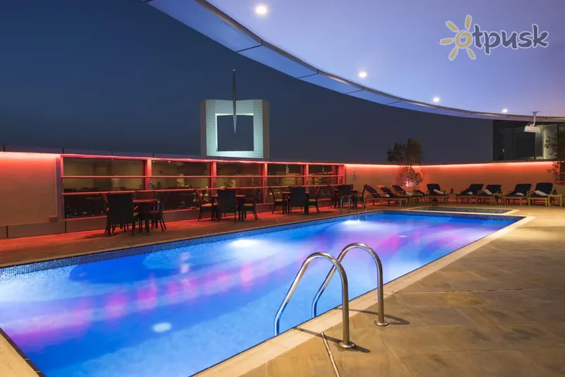 Фото отеля Residence Inn by Marriott Sheikh Zayed Road 4* Дубай ОАЕ екстер'єр та басейни
