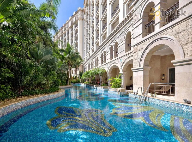 Фото отеля Crowne Plaza Resort Sanya Bay 5* о. Хайнань Китай екстер'єр та басейни