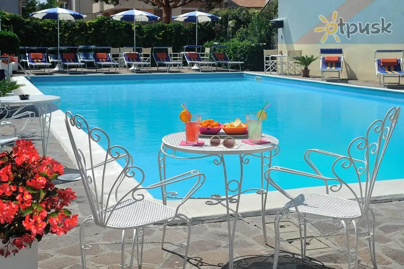 Фото отеля Oceanic Hotel 3* Rimini Itālija ārpuse un baseini