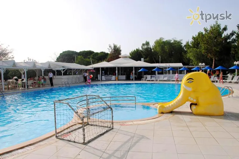 Фото отеля Flora Suites Hotel 4* Кушадаси Туреччина екстер'єр та басейни