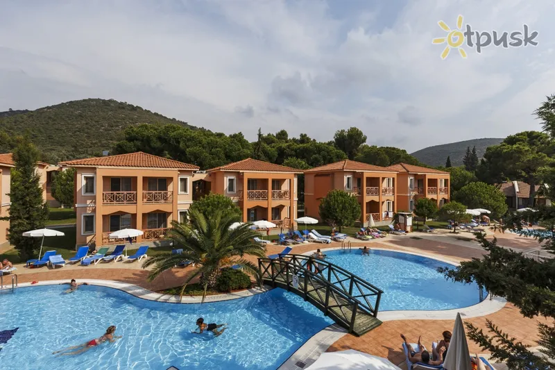 Фото отеля Kustur Club Holiday Village 5* Кушадаси Туреччина екстер'єр та басейни