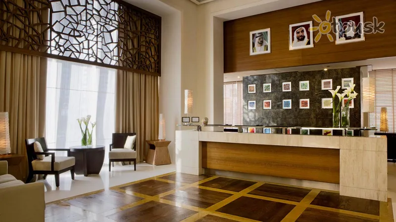 Фото отеля Four Points by Sheraton Sheikh Zayed Road 4* Dubajus JAE fojė ir interjeras