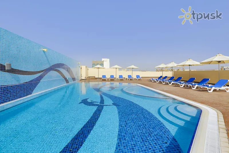 Фото отеля Gateway Hotel 4* Дубай ОАЭ экстерьер и бассейны
