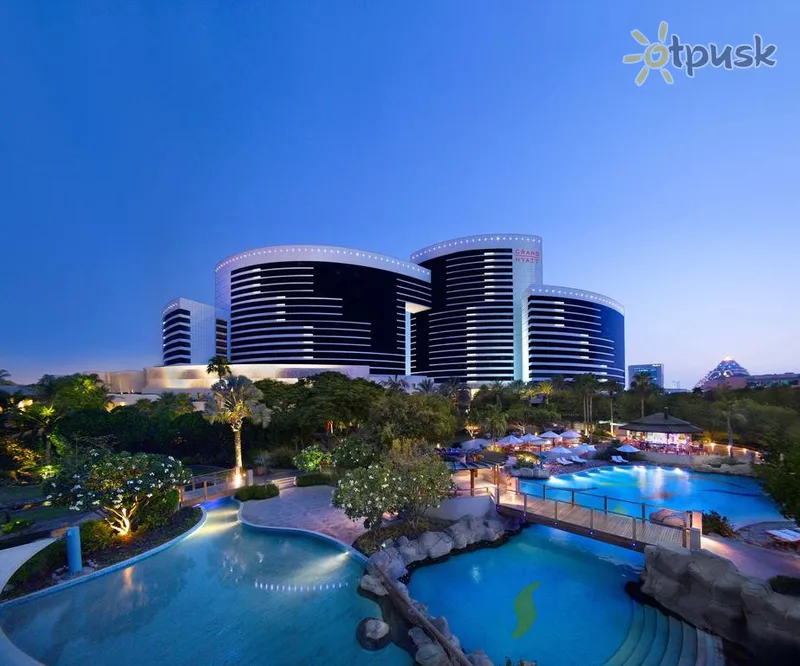 Фото отеля Grand Hyatt Dubai 5* Dubajus JAE išorė ir baseinai