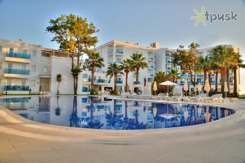 Фото отеля Le Bleu Hotel & Resort 5* Кушадаси Туреччина екстер'єр та басейни