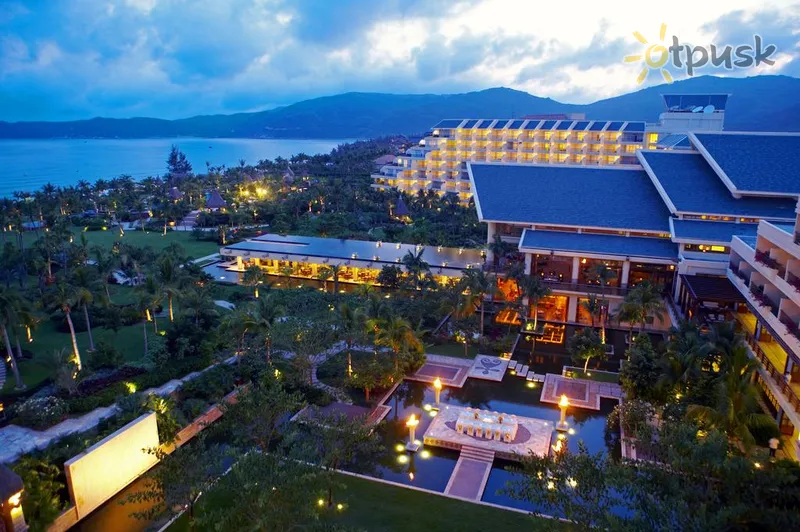 Фото отеля Sheraton Sanya Resort 5* о. Хайнань Китай экстерьер и бассейны