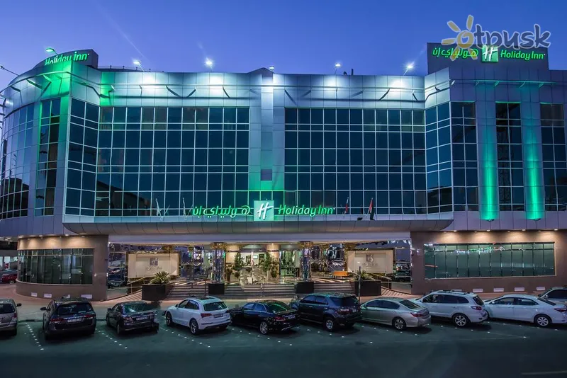Фото отеля Holiday Inn Bur Dubai Embassy District 4* Дубай ОАЭ экстерьер и бассейны