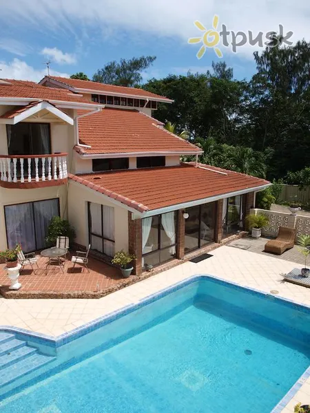 Фото отеля Carana Hilltop Villa 4* о. Маэ Сейшельские о-ва экстерьер и бассейны