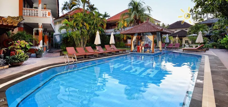 Фото отеля Wina Holiday Villa Kuta Bali 3* Kuta (Balis) Indonezija išorė ir baseinai