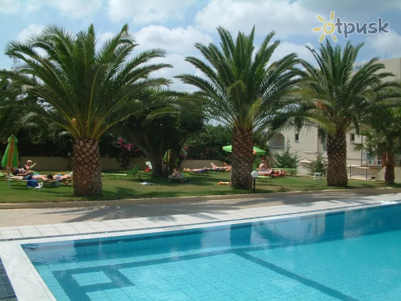 Фото отеля Theoni Apartments 2* о. Крит – Іракліон Греція екстер'єр та басейни