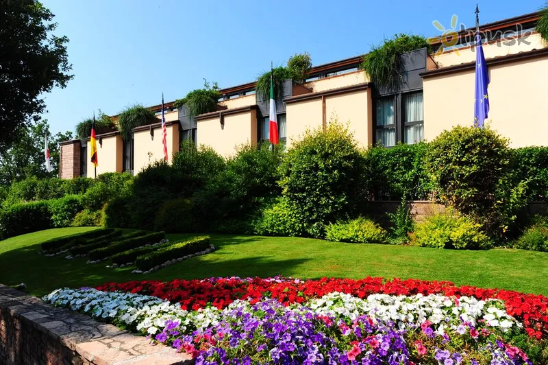 Фото отеля Grand Hotel Assisi 4* Ассізі Італія екстер'єр та басейни