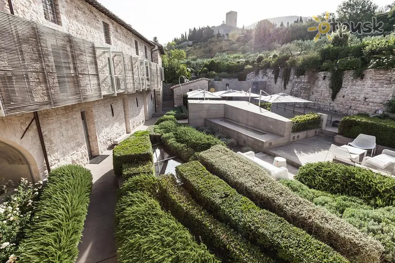 Фото отеля Nun Assisi Relais & Spa Museum 5* Asyžius Italija išorė ir baseinai