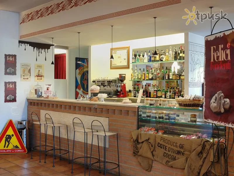Фото отеля Etruscan Chocohotel 3* Перуджа Италия бары и рестораны