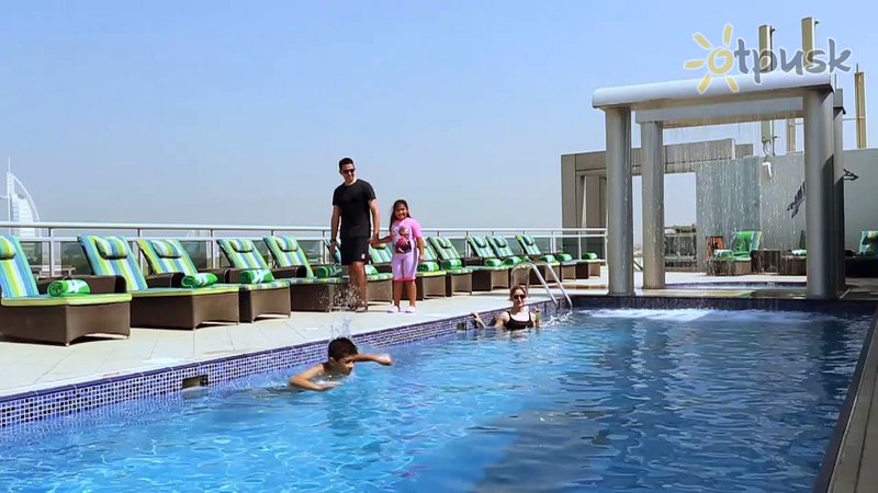 Фото отеля Holiday Inn Dubai Al Barsha 4* Дубай ОАЭ экстерьер и бассейны