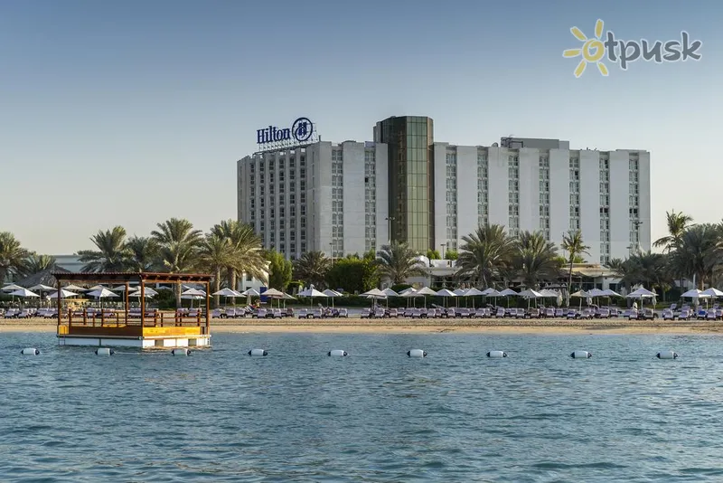 Фото отеля Radisson Blu Hotel & Resort Abu Dhabi Corniche 5* Абу Даби ОАЭ экстерьер и бассейны