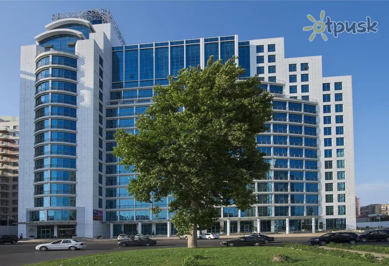 Фото отеля Qafqaz Baku City Hotel & Residences 4* Baku Azerbaidžāna ārpuse un baseini