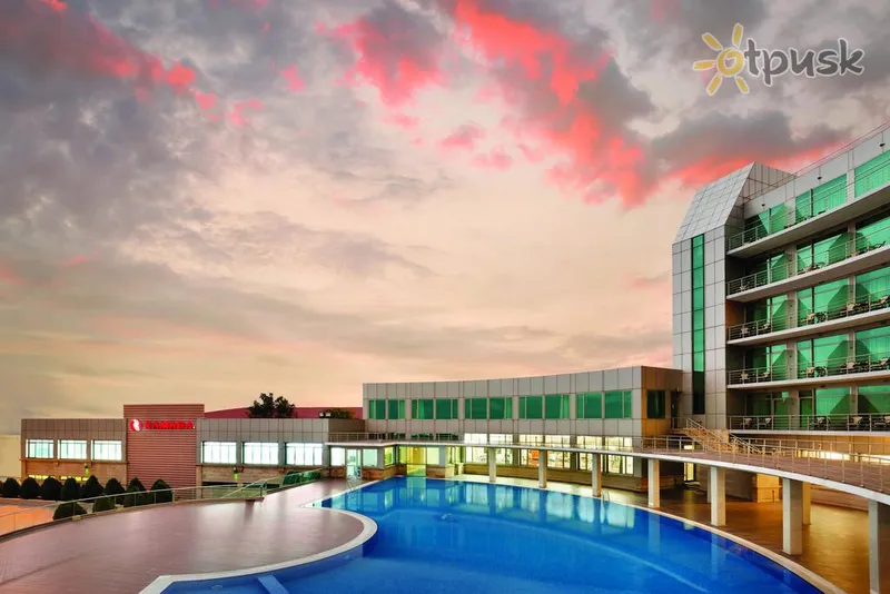 Фото отеля Ramada Baku Hotel 5* Baku Azerbaidžāna ārpuse un baseini