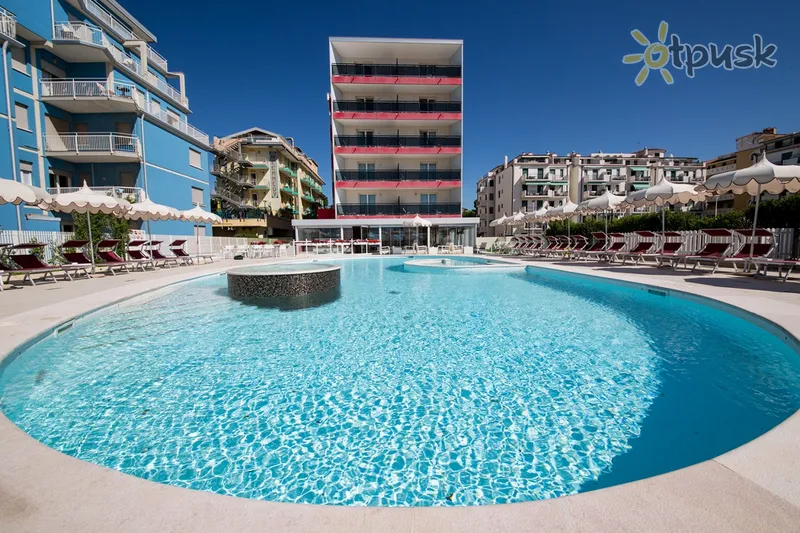 Фото отеля Baia del Mar Suite Hotel 4* Лидо Ди Езоло Италия экстерьер и бассейны