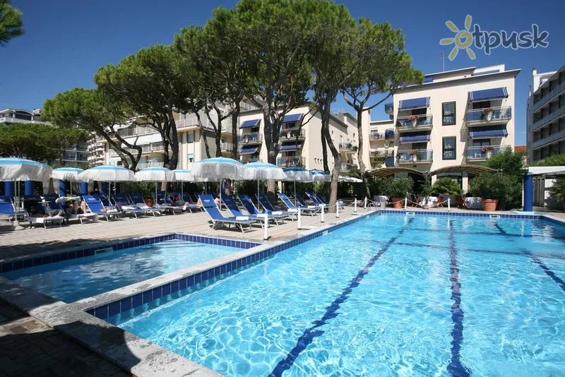 Фото отеля Excelsior Hotel 4* Lido di Jesolo Italija išorė ir baseinai