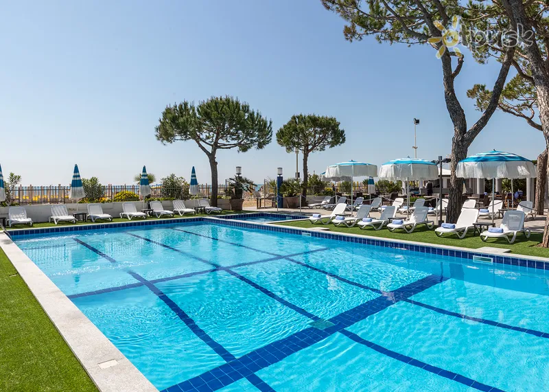 Фото отеля Excelsior Hotel 4* Lido di Jesolo Italija išorė ir baseinai