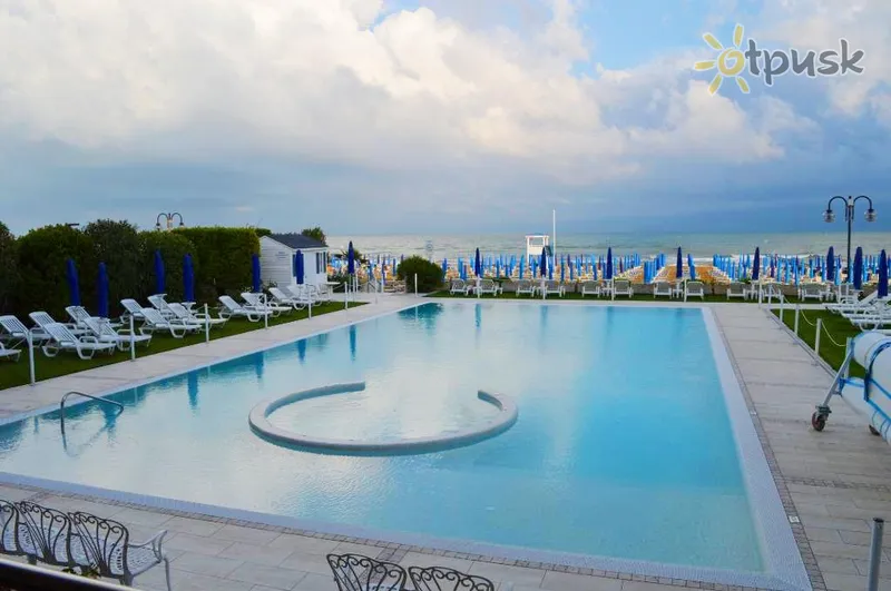 Фото отеля Le Soleil Hotel 4* Лідо Ді Езоло Італія екстер'єр та басейни