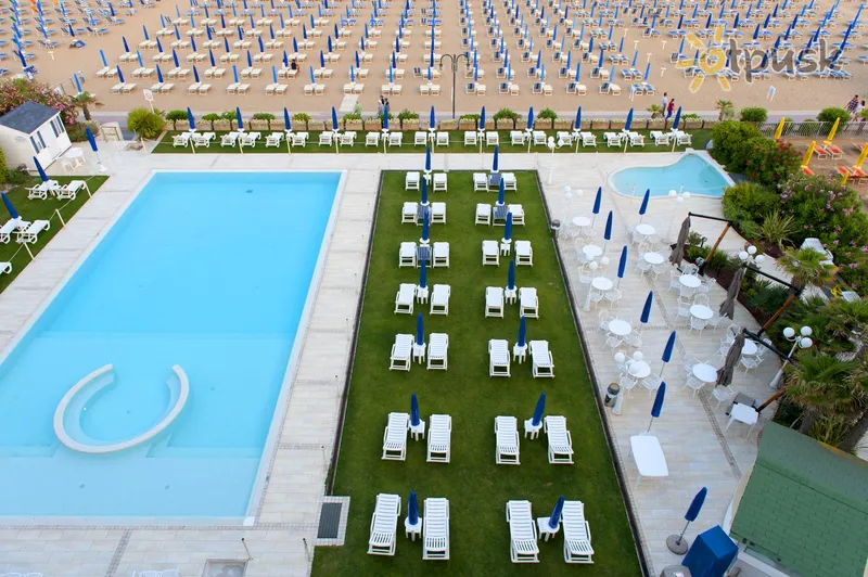 Фото отеля Le Soleil Hotel 4* Лідо Ді Езоло Італія екстер'єр та басейни