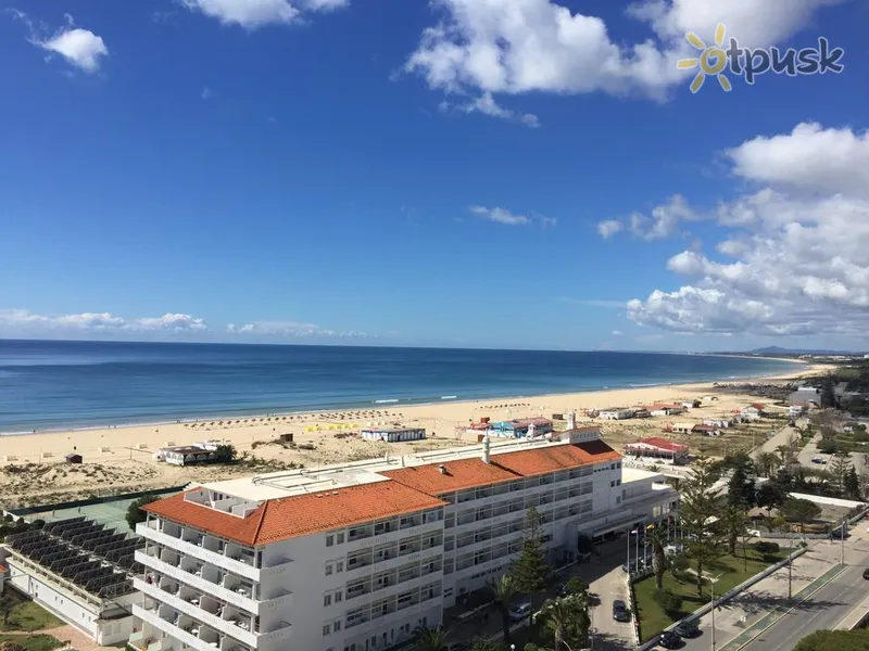 Фото отеля Yellow Praia Monte Gordo 4* Алгарве Португалія пляж