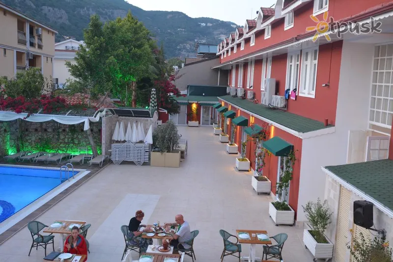 Фото отеля Tonoz Beach Hotel 3* Фетхие Турция бары и рестораны