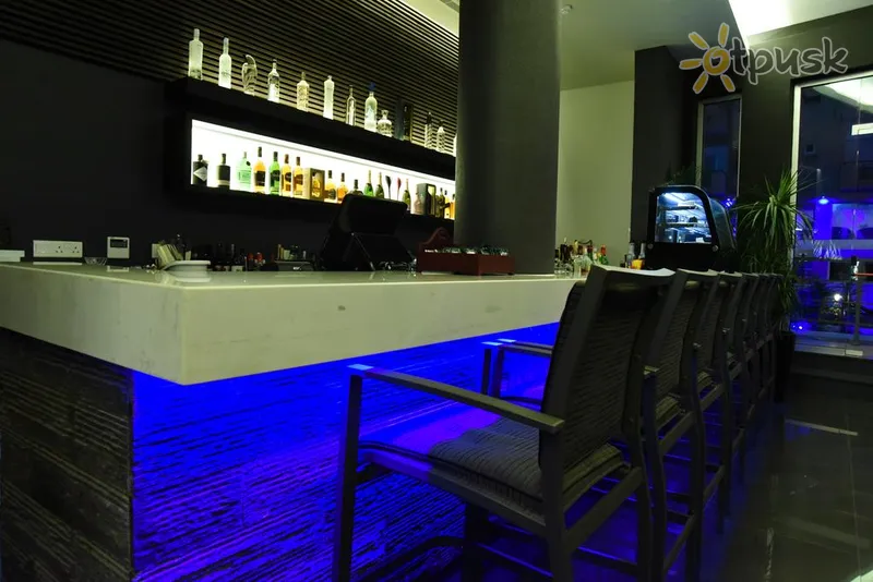 Фото отеля Rise Hotel 3* Ларнака Кіпр бари та ресторани