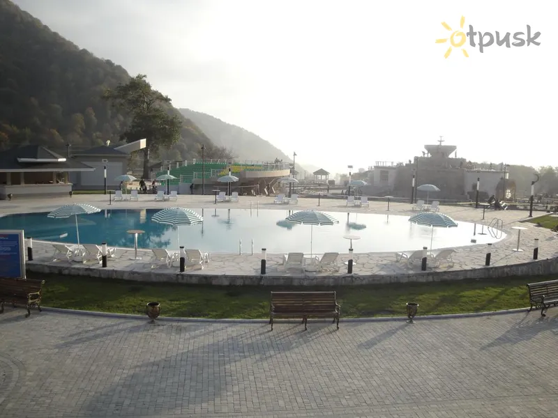 Фото отеля Qafqaz Resort Hotel 5* Gabala Azerbaidžanas išorė ir baseinai