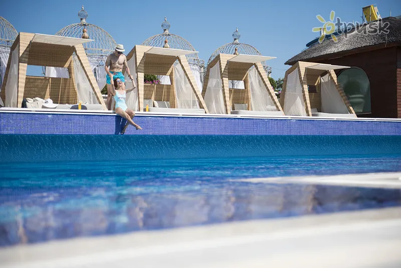 Фото отеля Quattro Beach Spa & Resort Hotel 5* Alanija Turkija išorė ir baseinai