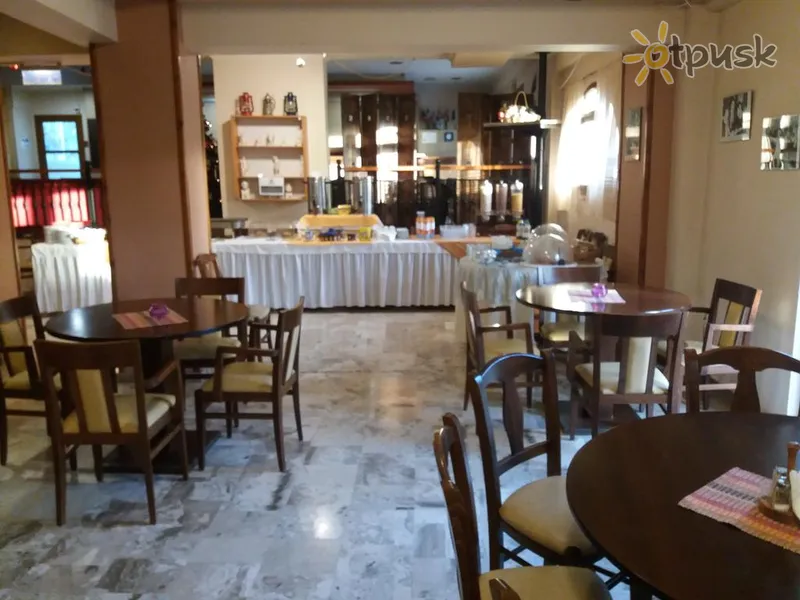 Фото отеля Zorbas Hotel 3* Peloponesas Graikija barai ir restoranai