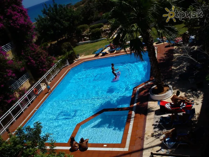 Фото отеля Iliostasi Beach Apartments 3* о. Крит – Іракліон Греція екстер'єр та басейни
