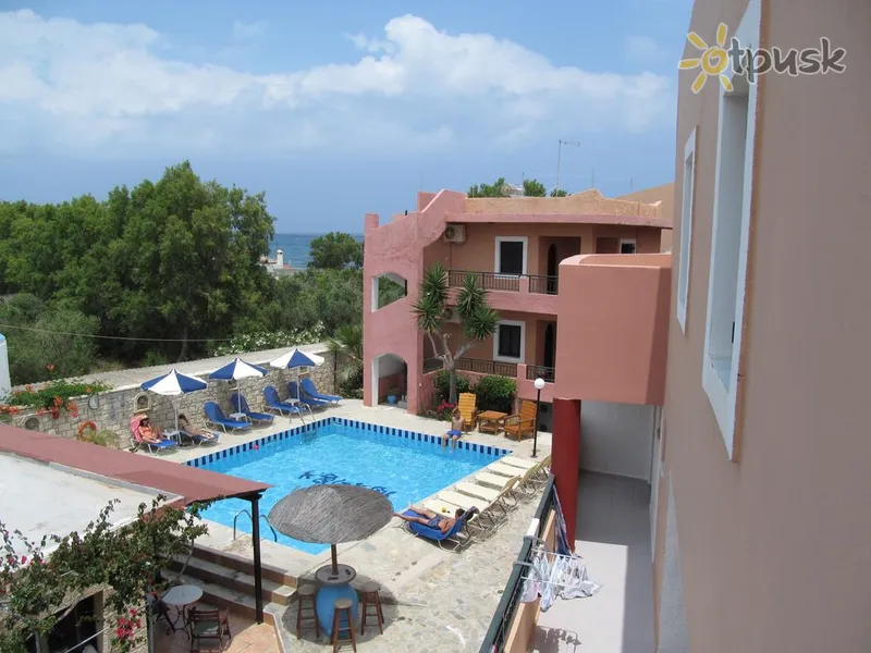 Фото отеля Kri-Kri Village Holiday Apartments 3* Kreta – Heraklionas Graikija išorė ir baseinai