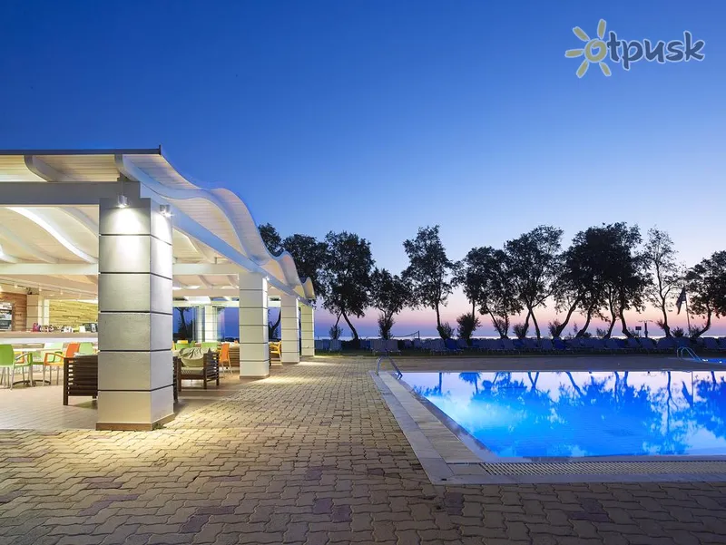 Фото отеля Malia Bay Beach Hotel & Bungalows 4* par. Krēta - Herakliona Grieķija ārpuse un baseini