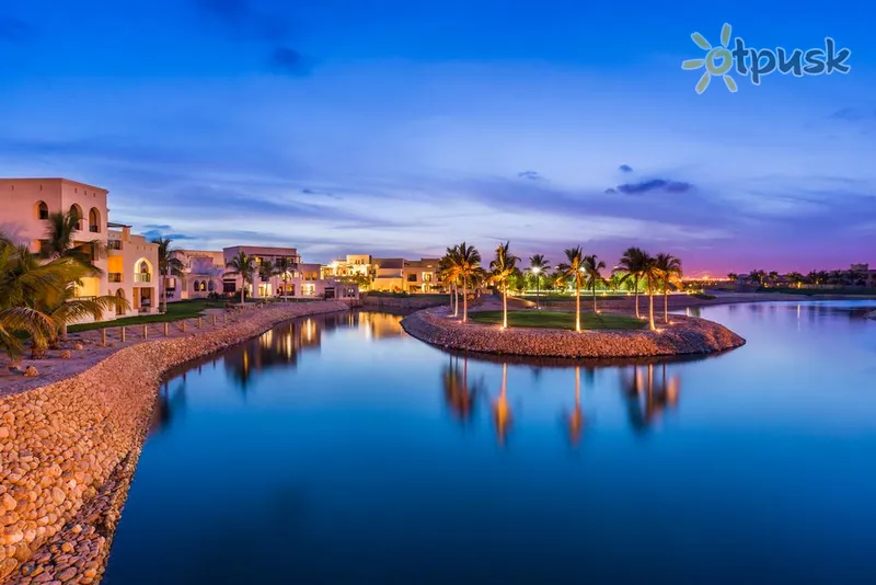 Фото отеля Juweira Boutique Hotel Salalah 4* Salalah Omanas išorė ir baseinai